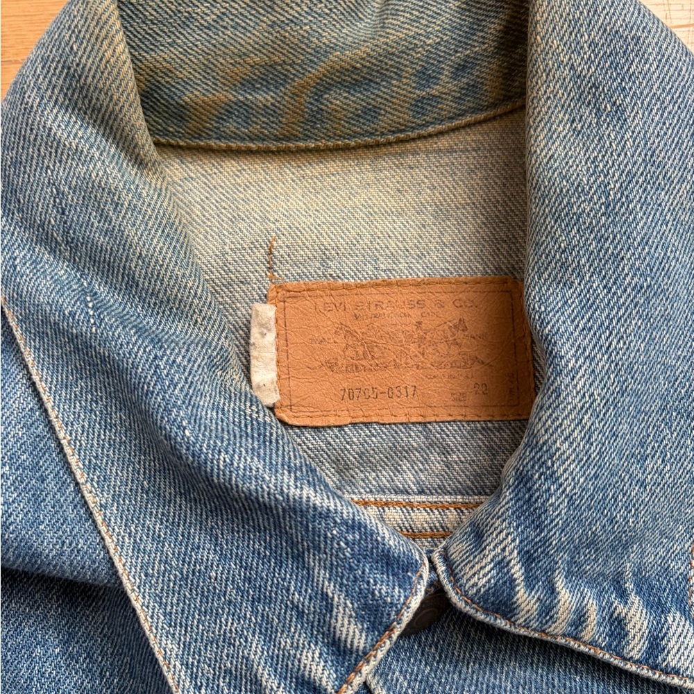 Levi's Light Blue Denim Jacket VINTAGE - Picture 5 of 10